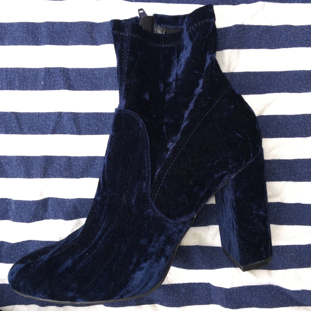 MOSSIMO crushed velvet zip up boots